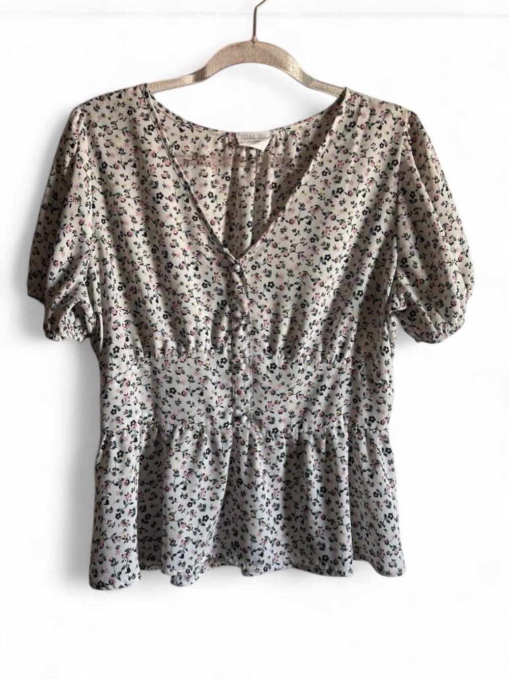 Sienna Sky Cream Floral V-Neck Peplum Blouse size L